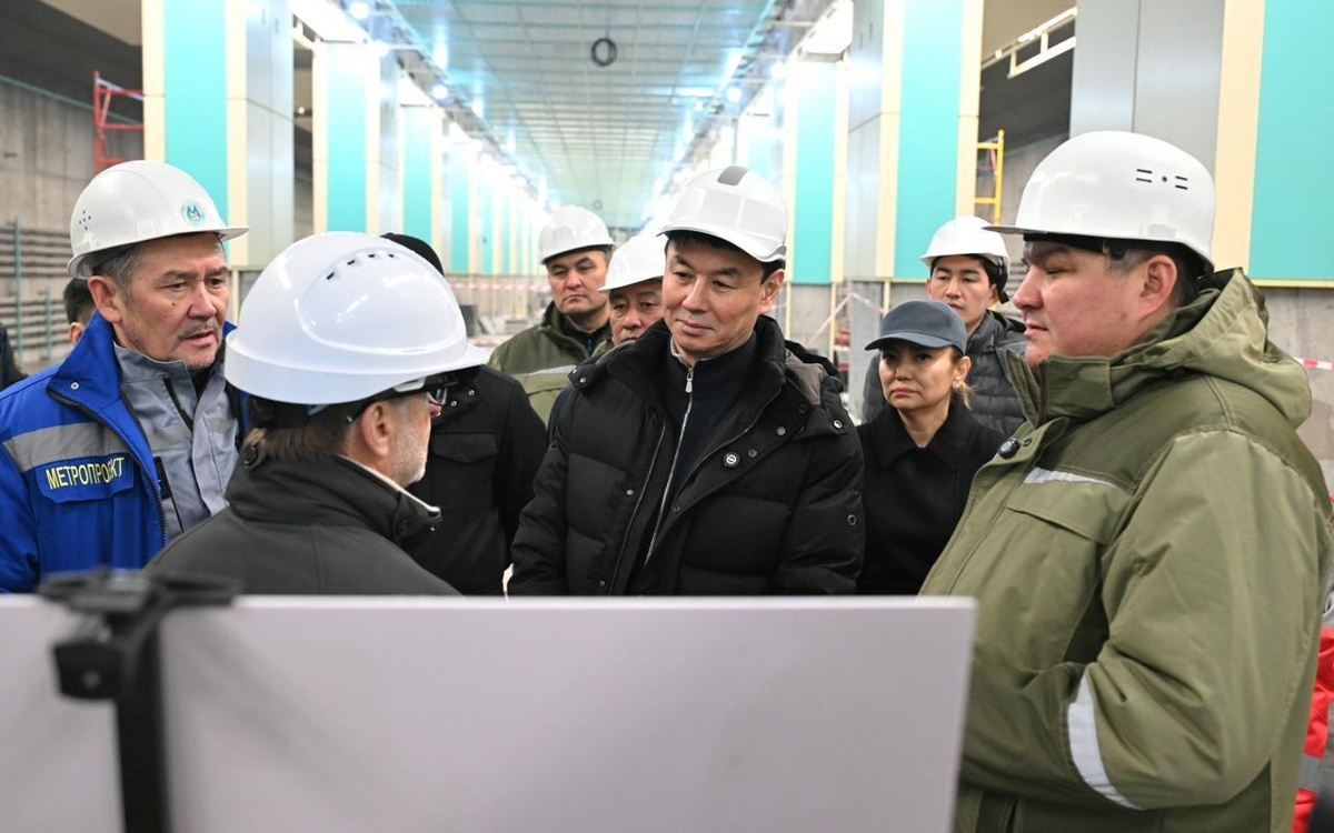 Дархан Сатыбалды ознакомился с ходом строительства новой станции метро «Калкаман»