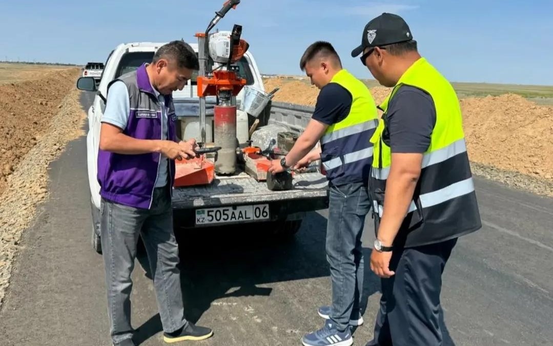 Семь асфальтобетонных заводов в Атырау не соответствуют требованиям