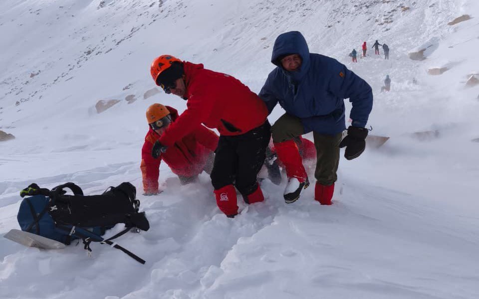 Тела еще двоих пропавших туристов нашли в горах Алматы