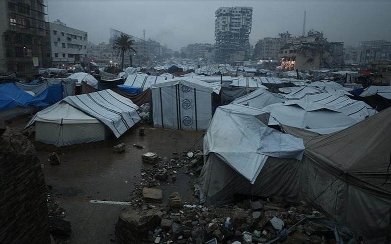 Ливни затопили палатки беженцев в Газе