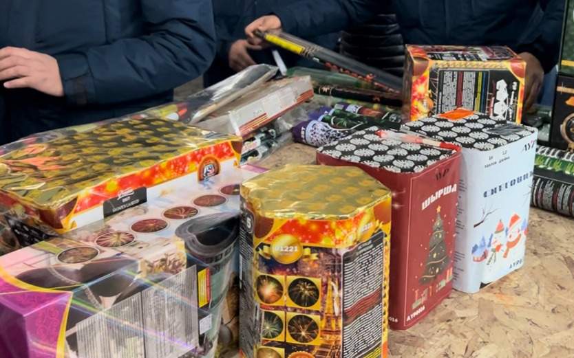 Всего два магазина в Таразе имеют разрешение на торговлю пиротехникой
