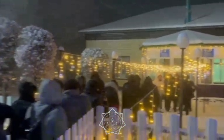 Спасатели эвакуировали более 100 человек в пункты обогрева в двух областях Казахстана