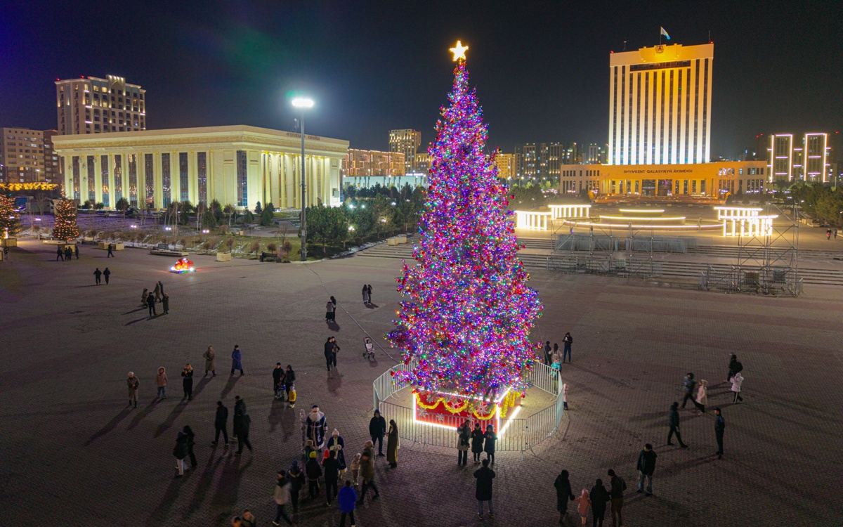Как Шымкент встречает Новый год — фоторепортаж