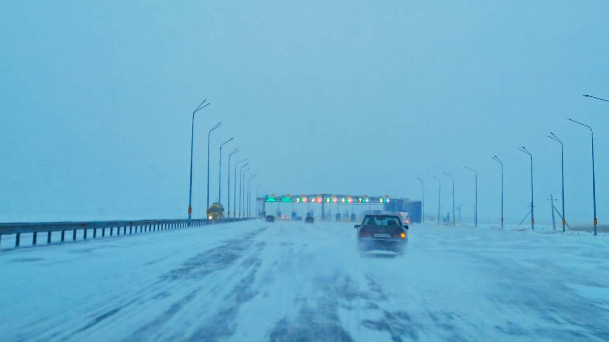 Трассы Казахстана в праздники будут обслуживать 2,5 тысячи дорожных работников