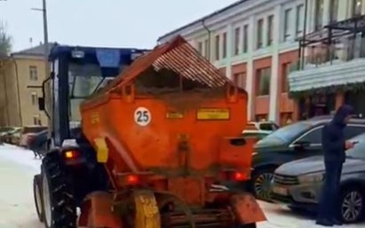 Гололед в Караганде: коммунальные службы работают без выходных