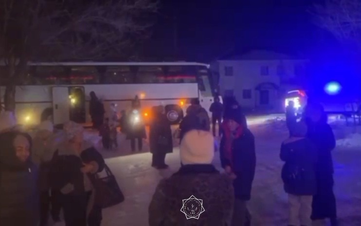 Спасатели эвакуировали 35 человек в пункт обогрева в области Абай