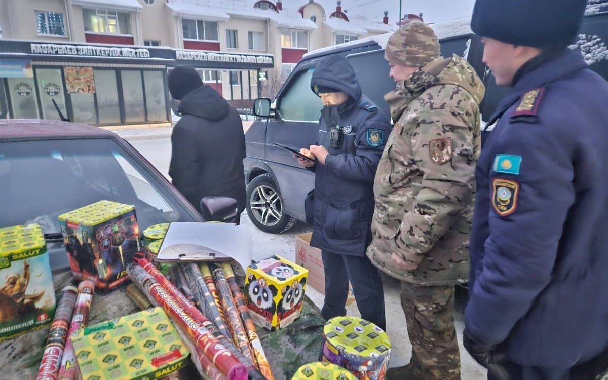 Почти шесть тысяч потенциально опасных фейерверков изъяли в СКО