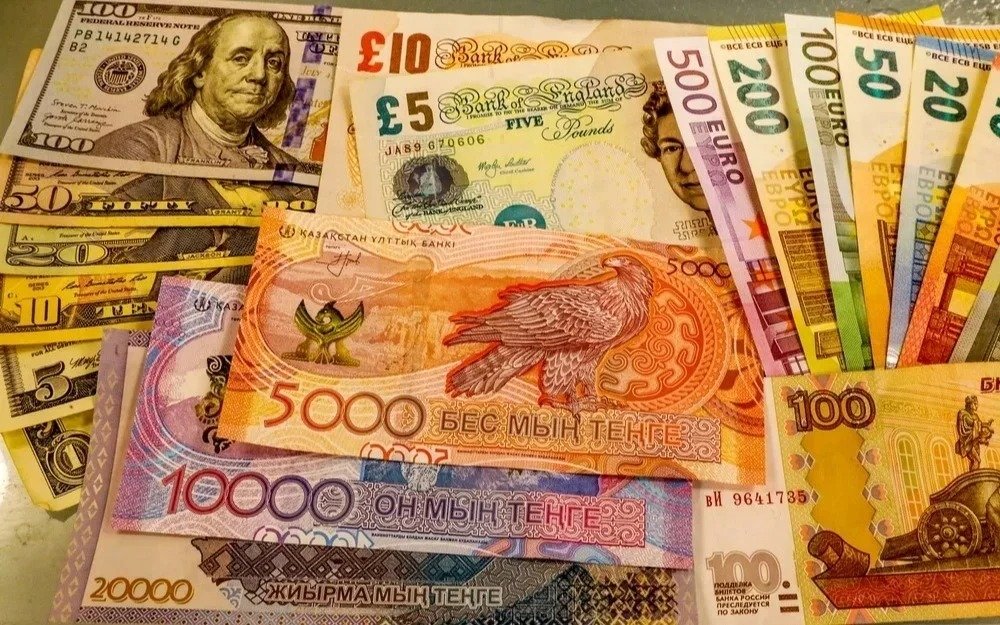 Курсы валют в обменниках Алматы и Астаны на 1 января