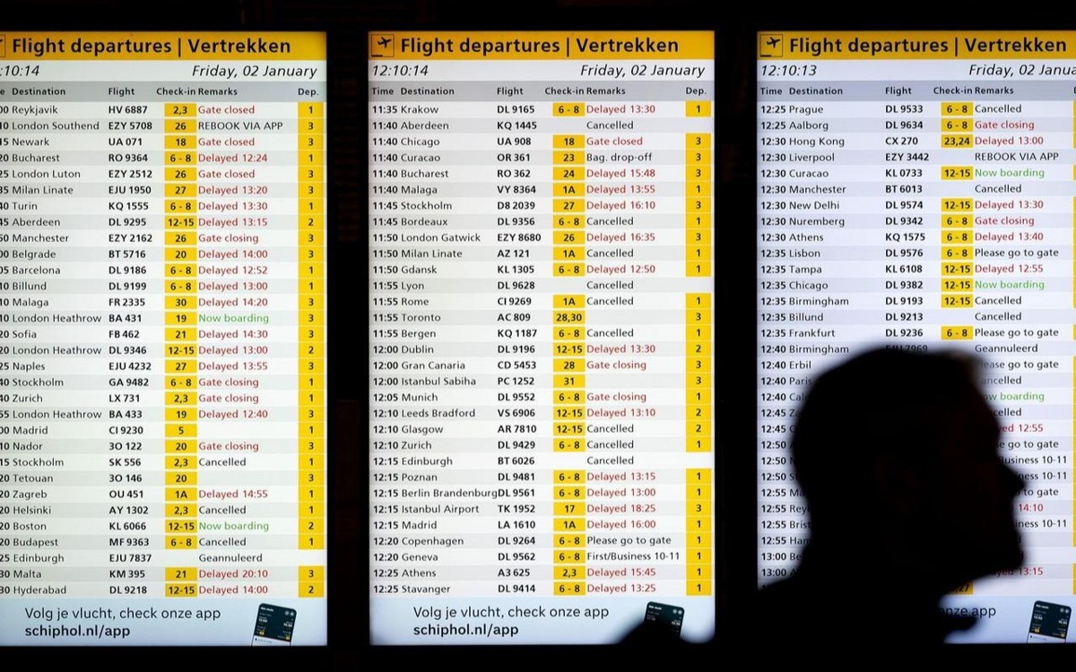 Сотни отмен и задержек рейсов ожидаются в крупнейшем аэропорту Европы