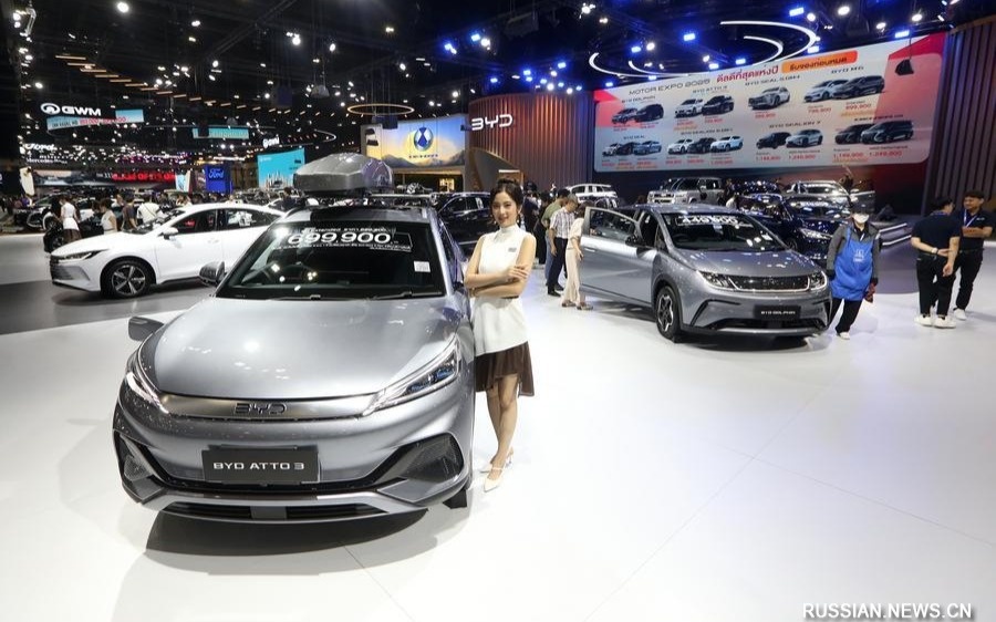 Tesla уступила китайскому BYD по мировым продажам за год