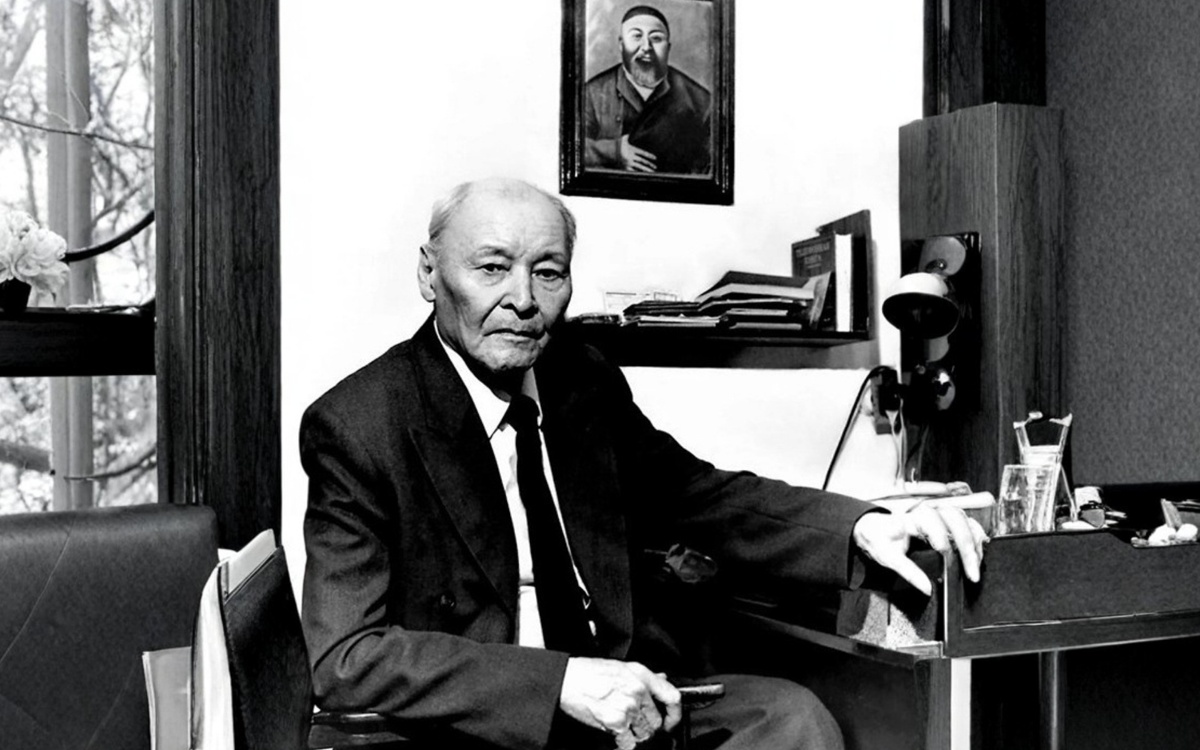 Выдающийся абаевед: 110 лет со дня рождения Кайыма Мухамедханова