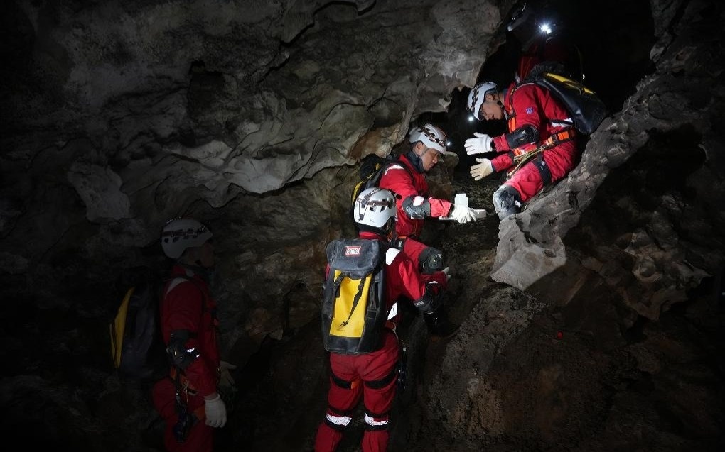 Китайские тайконавты завершили первые в истории страны тренировки в пещерах