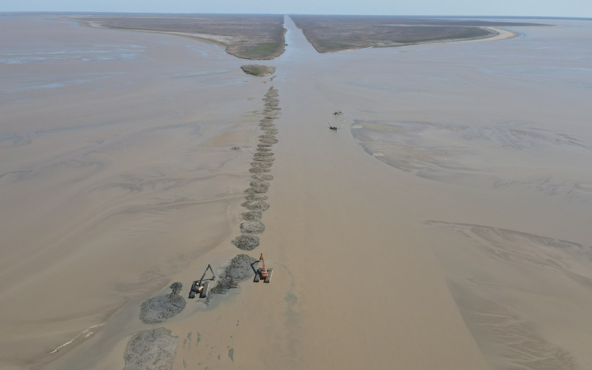 Работы по углублению устья реки Жайык, впадающей в Каспий, завершат в этом году