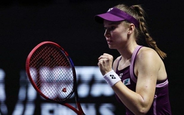 Елена Рыбакина разгромила топовую теннисистку в Брисбене