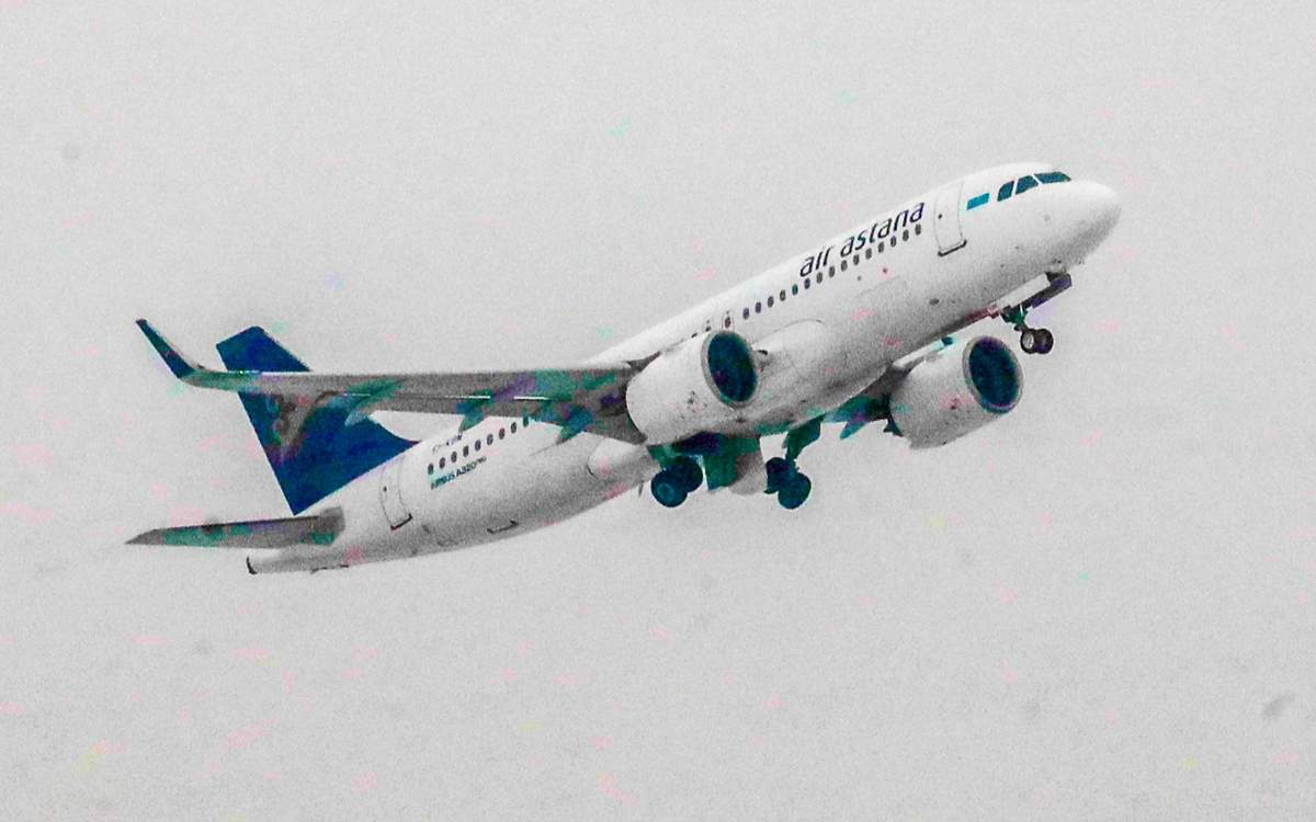 Самолет Air Astana совершил вынужденную посадку в Китае