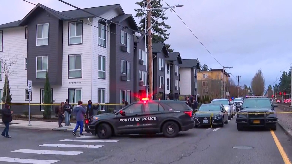 Агент пограничной службы США ранил двух человек в Портленде