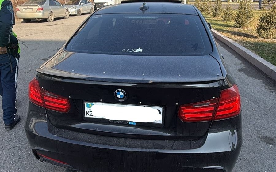 Водитель в Жамбылской области решил не регистрировать авто и повесил чужие номера