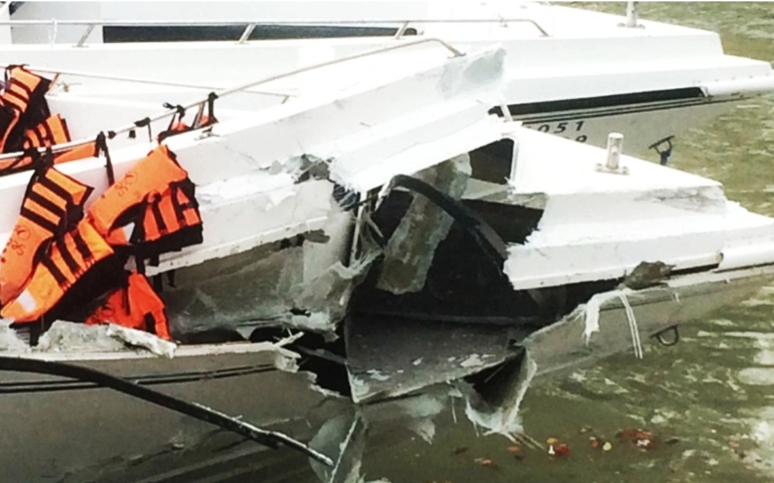 На Пхукете при крушении катера пострадали свыше 20 туристов, есть жертвы