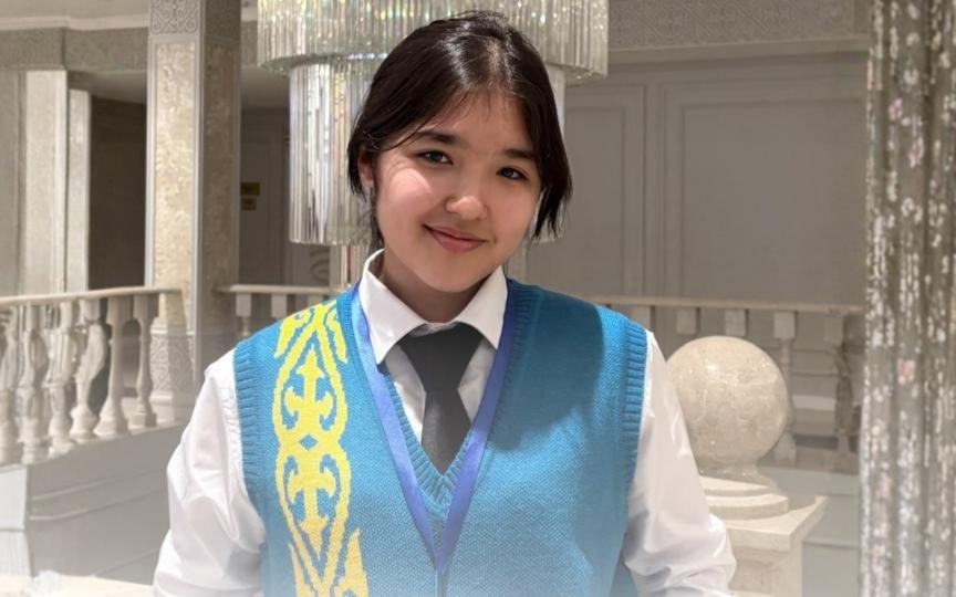 Школьница из Казахстана свободно владеет десятью иностранными языками