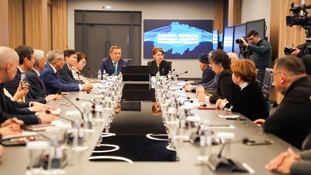 Кадровые проблемы и цифровизацию социальной сферы обсудили в Акмолинской области