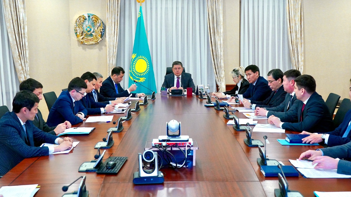 Канат Бозумбаев поручил подготовить предложения по переформатированию деятельности СПК