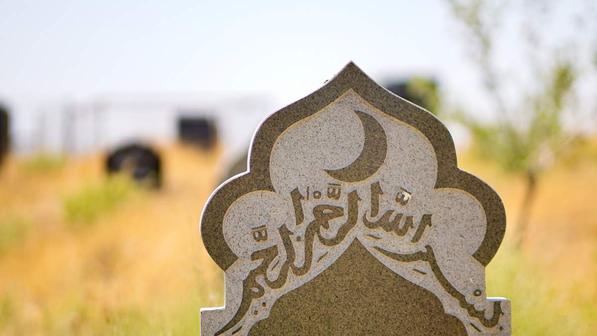 Правила погребения и ухода за могилами обновили в Казахстане