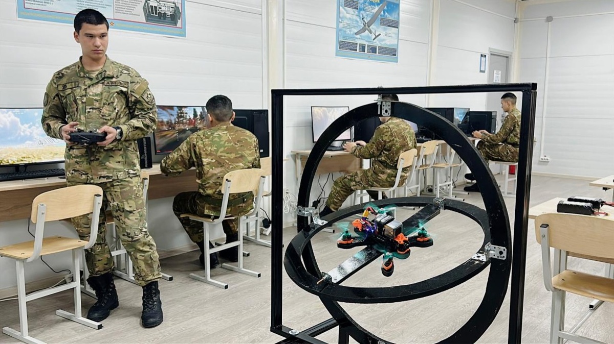 Школу подготовки специалистов БПЛА создали в казахстанском военном вузе