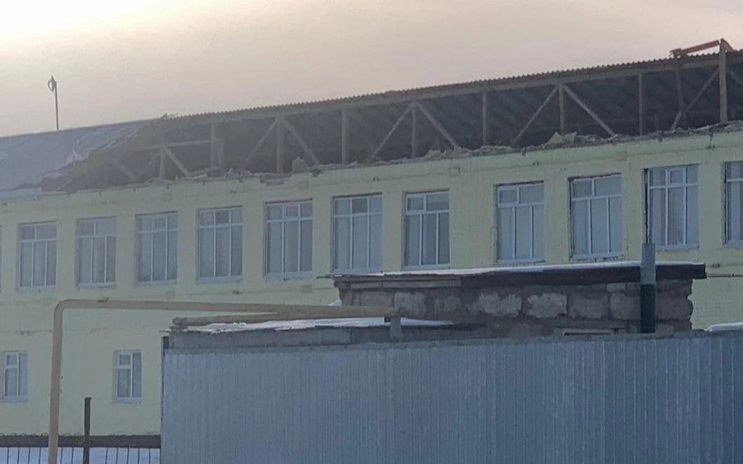Сильный ветер сорвал крышу школы в Актюбинской области