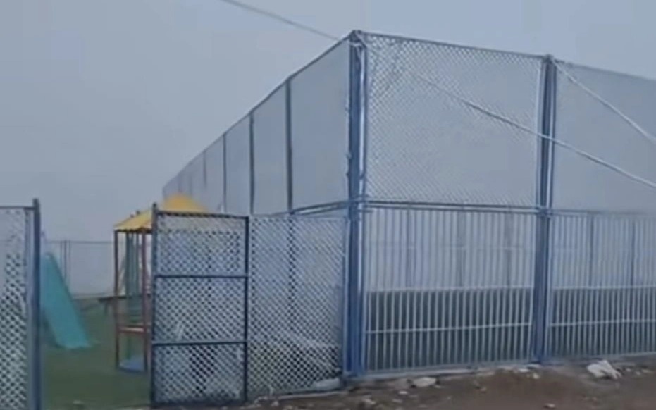 В Туркестанской области оголенный провод на детской площадке угрожает безопасности детей