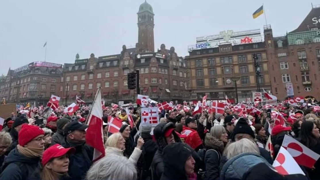 Жители Гренландии и Дании вышли на протесты против Трампа