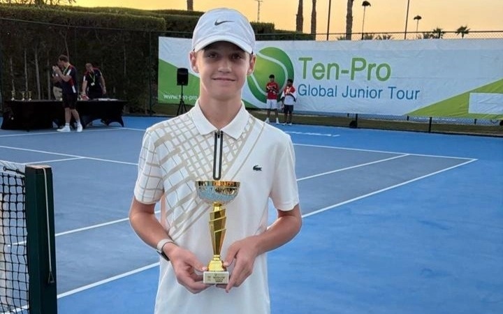 14-летний казахстанский теннисист выиграл турнир в Дубае