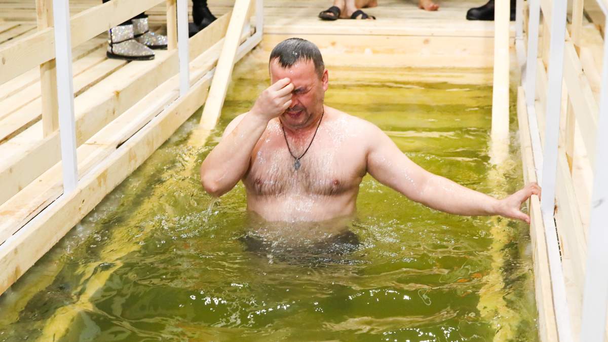 В Астане во время крещенских купаний будут дежурить около 30 спасателей