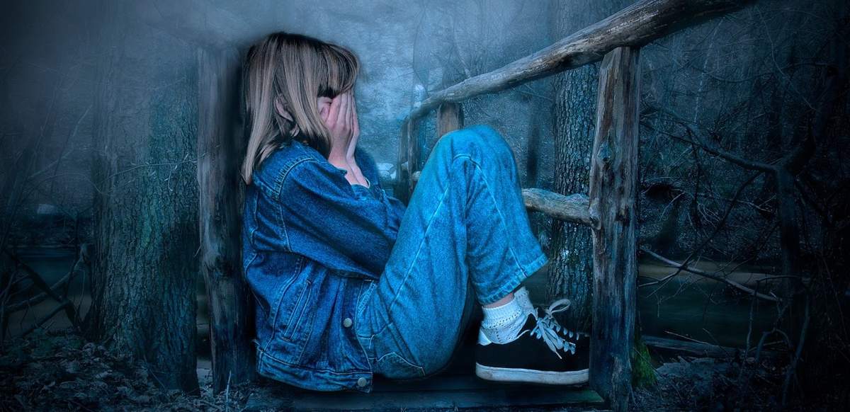 Женщина, избивавшая ребенка, задержана полицией в Жетысу