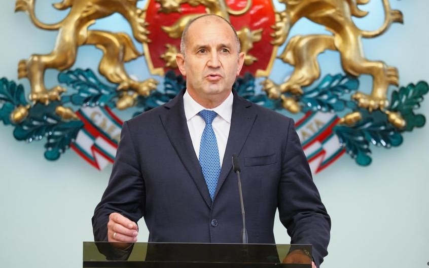 Президент Болгарии объявил о своей отставке