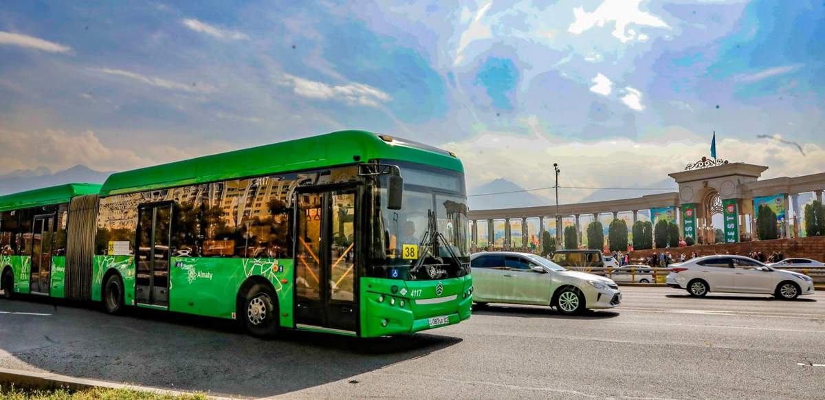 Маршруты двух автобусов временно изменятся в Алматы
