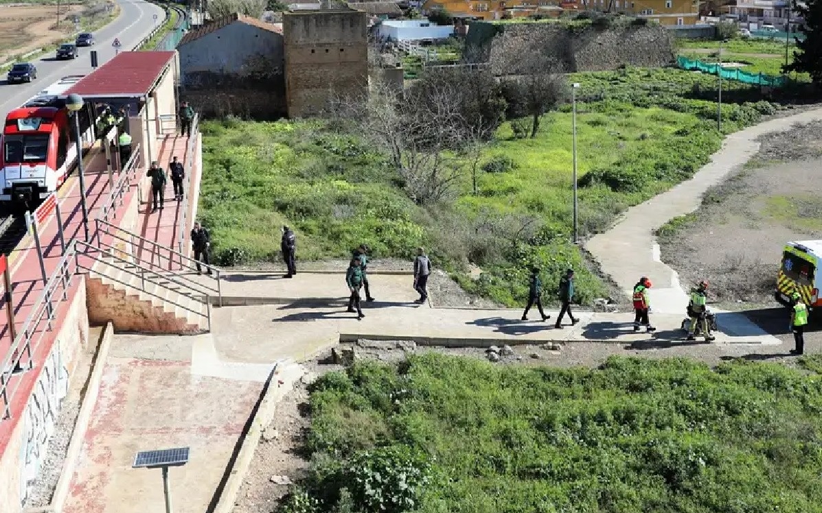 Третье ЧП за неделю в Испании: пассажирский поезд столкнулся с краном