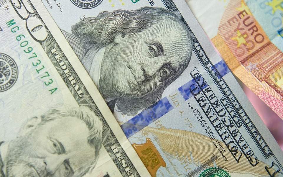 Курс доллара опустился до 503 тенге