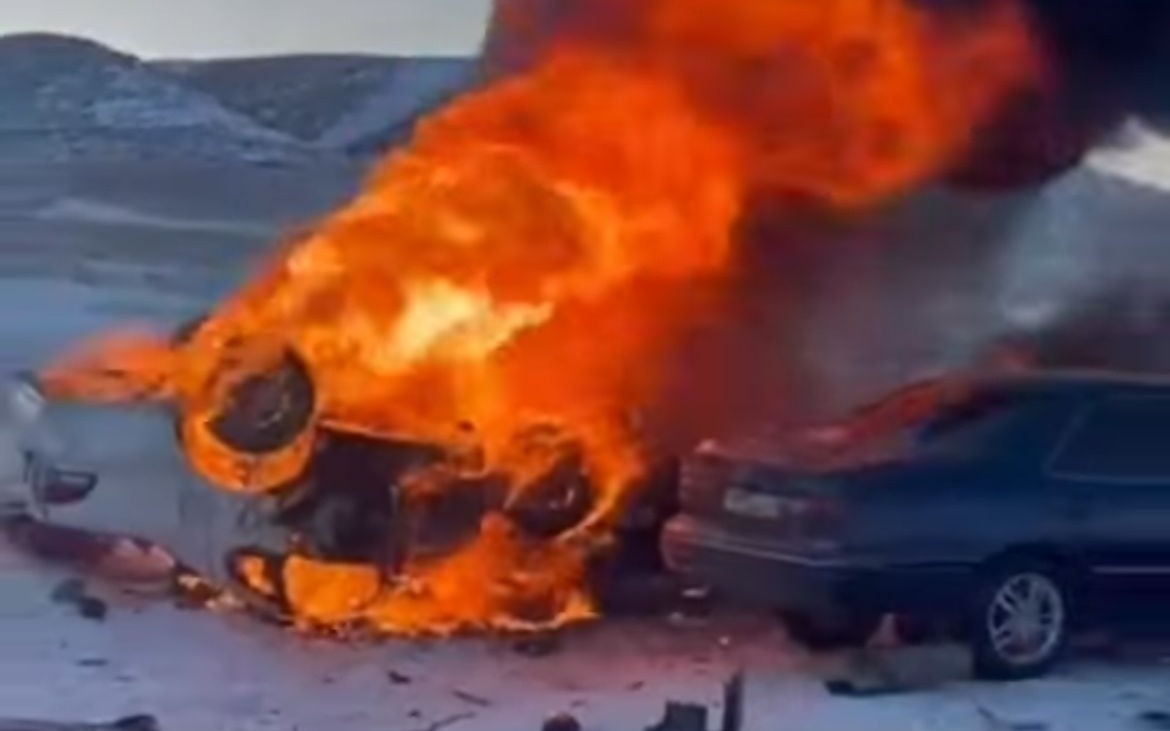 Пять человек погибли в результате лобового столкновения двух авто в Жетысу