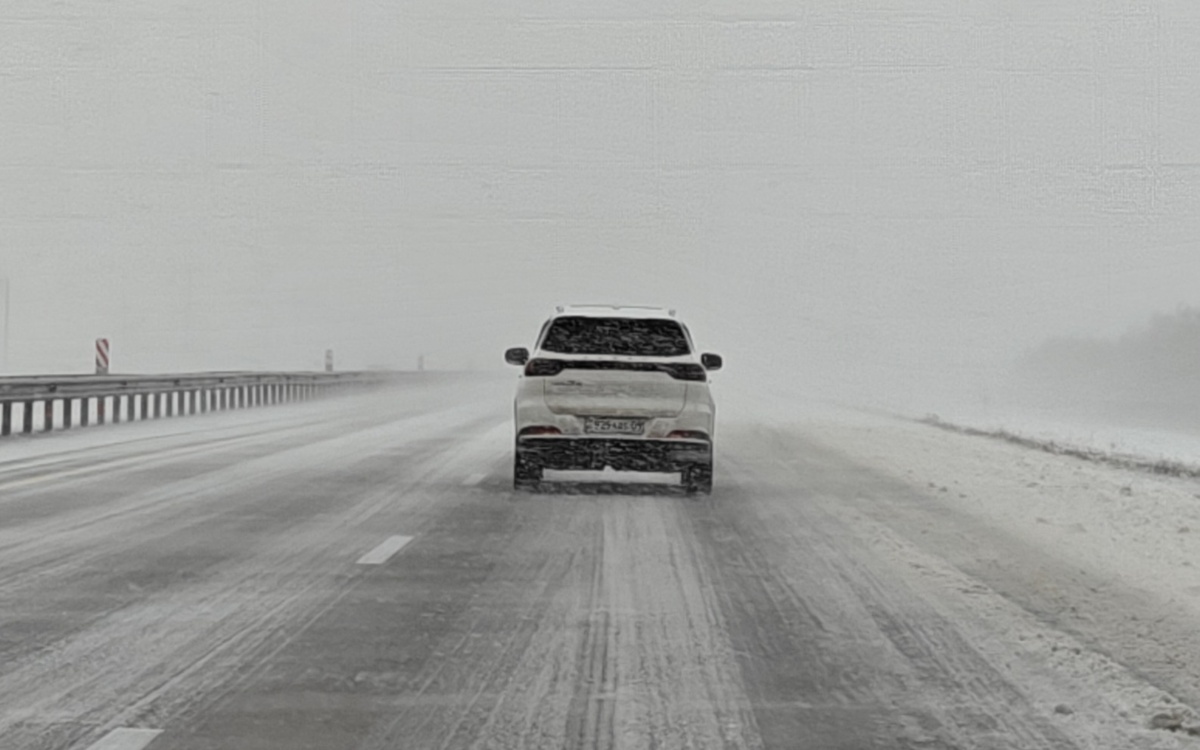 Движение ограничили на трассе в Костанайской области