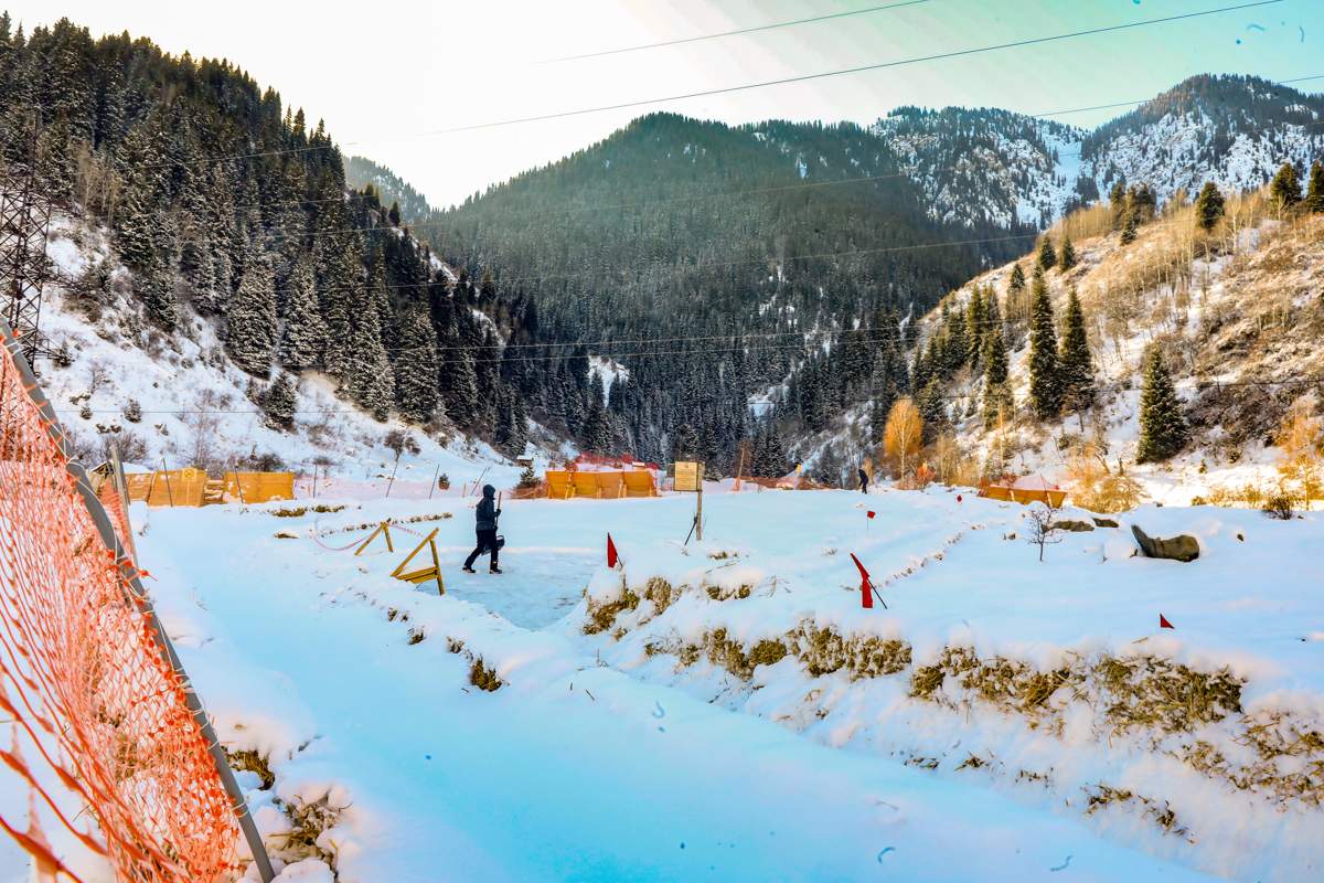 25 человек спасли в горах Алматы с начала зимы