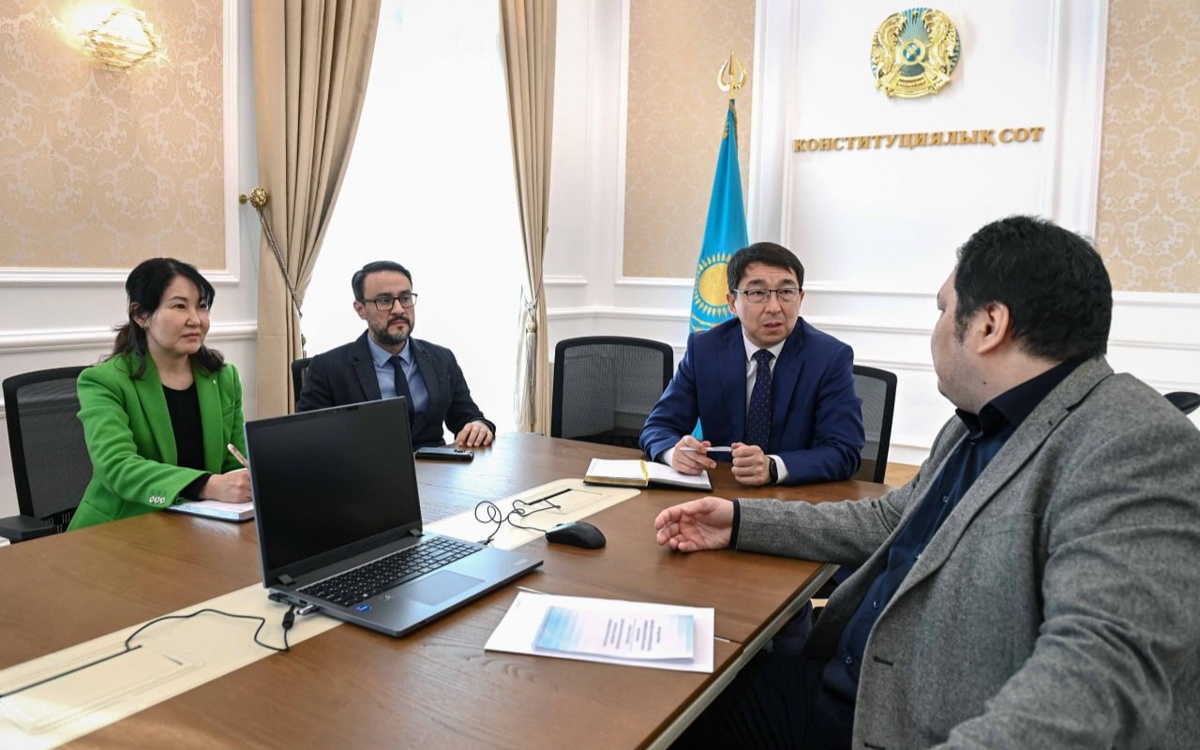 Конституционные поправки рассматривают в рабочих секциях комиссии