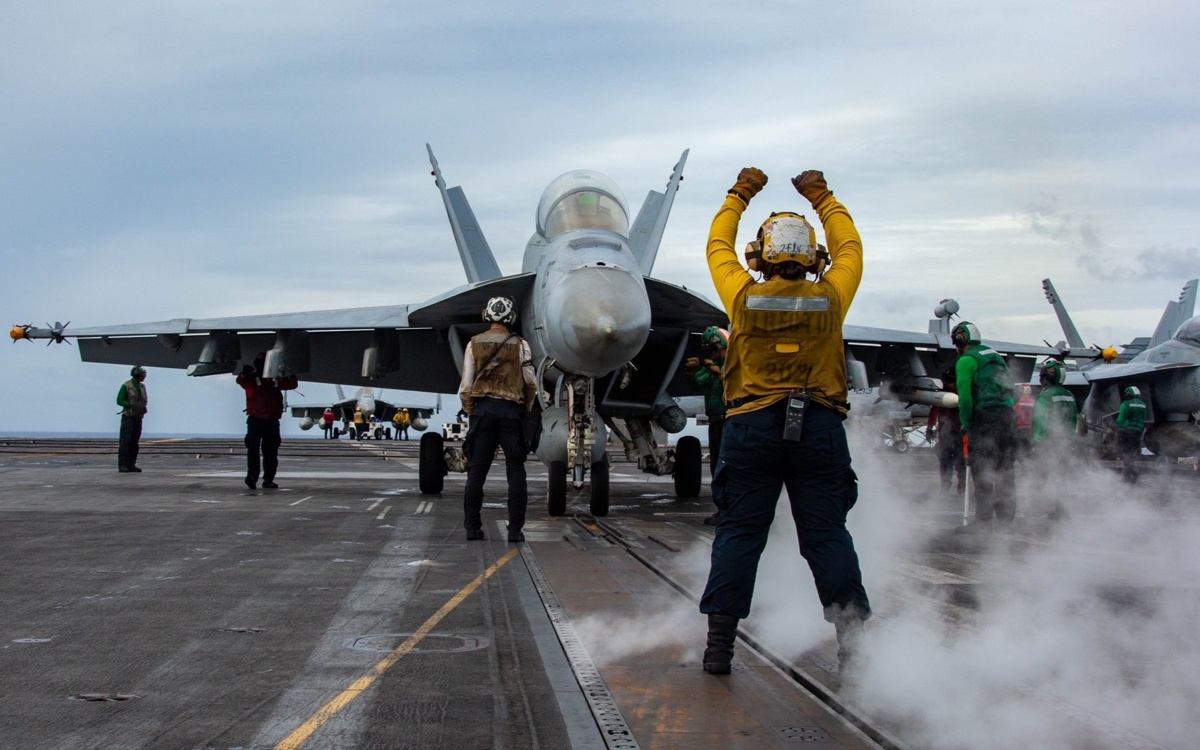 Авианосная группа США прибыла на Ближний Восток на фоне напряженности вокруг Ирана