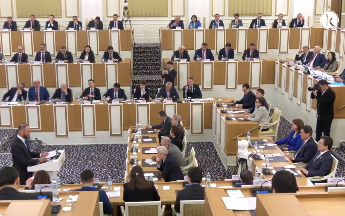 Лидеры политических партий поддержали переход к однопалатному Парламенту в Казахстане