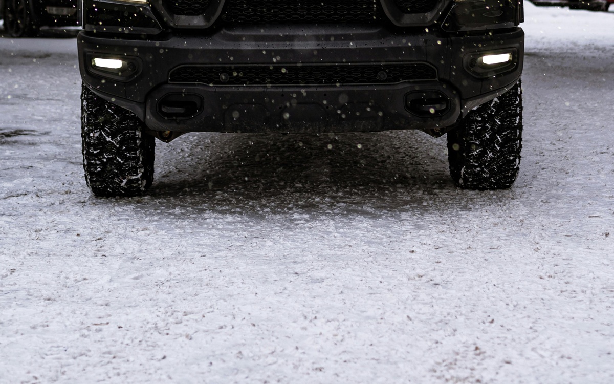 «КазАвтоЖол» предупредил водителей об опасности на дорогах из-за непогоды