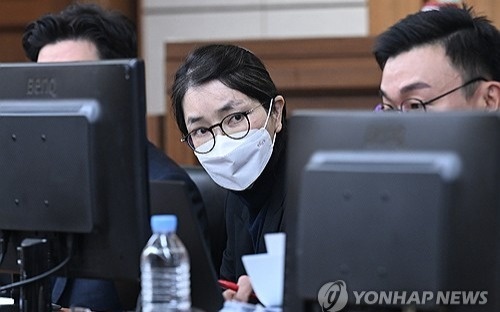 Суд вынесет решение по делу о коррупции супруге экс-президента Южной Кореи