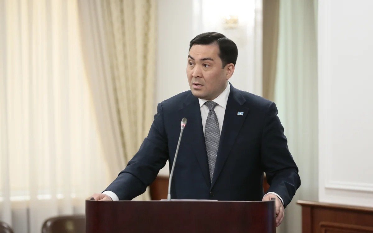 Монополия аэропортов стала причиной высоких цен на авиакеросин, заявили в Минэнерго