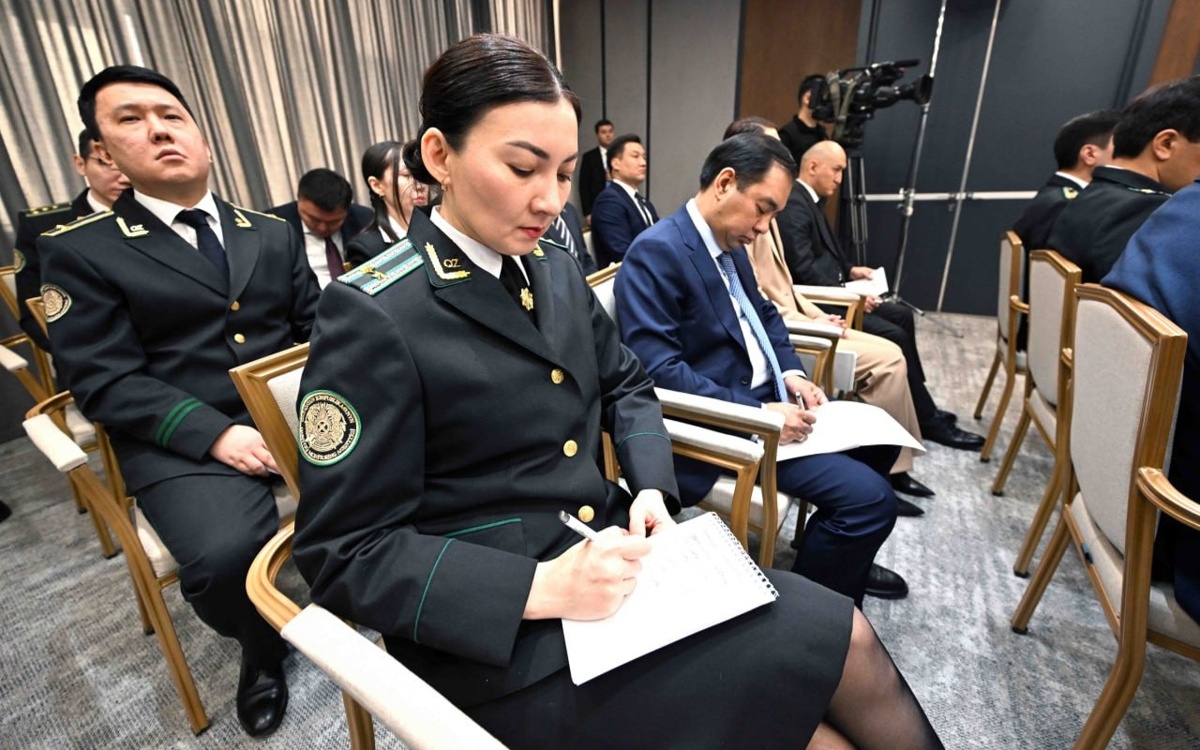 Касым-Жомарт Токаев поручил АФМ усилить аналитическую работу с использованием ИИ