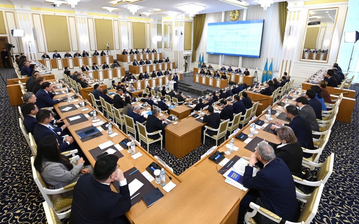 77 статей Конституции Казахстана перепишут: что меняют в Основном законе