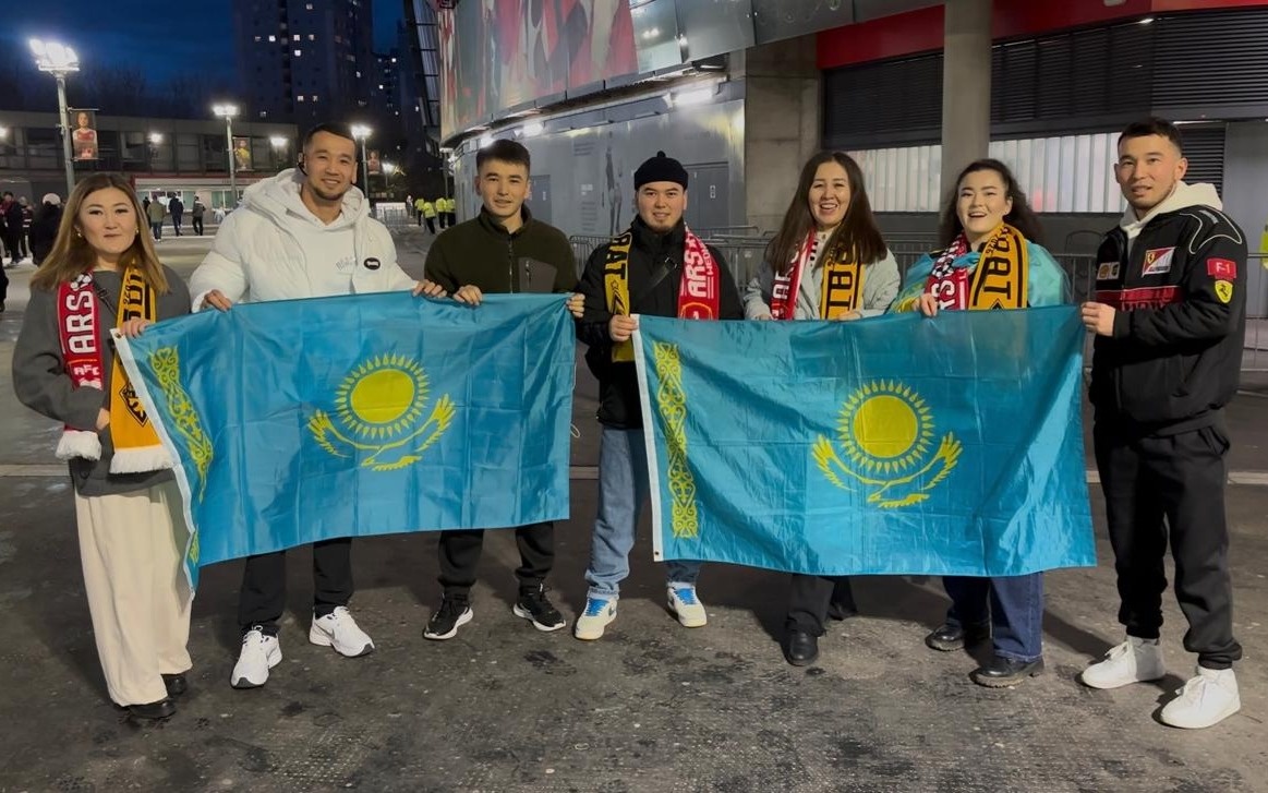 Желто-черные в сердце Англии: атмосфера вокруг матча «Арсенал» — «Кайрат»