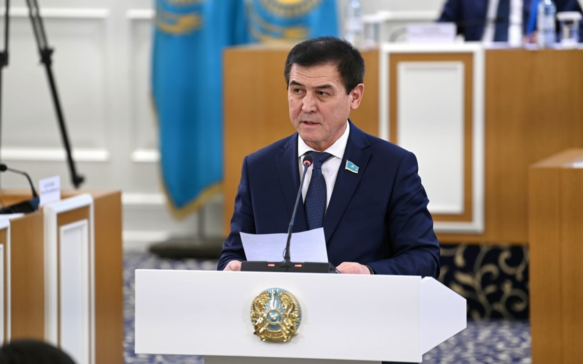 Сенатор предложил уточнить принципы мирной внешней политики в Конституции